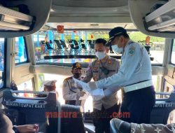Razia Surat Bebas Covid-19 Bagi Penumpang Bus AKAP di Terminal Bangkalan