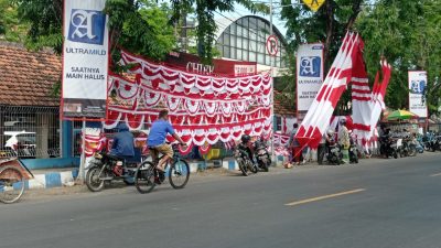 Dampak PPKM, Pedagang Bendera Sepi Pembeli