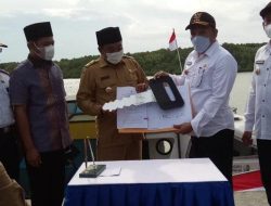 Desa Terisolir di Sampang Dapat Bantuan Speed Boat