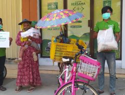 NU Care-Lazisnu Sampang Bantu Modal Usaha Janda Penjual Kacang Keliling