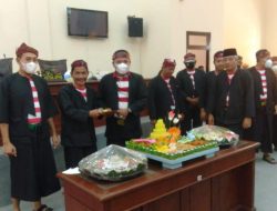 Peringati Hari Jadi Sampang ke-398, Anggota DPRD Kenakan Pakaian Adat dan Bahasa Madura