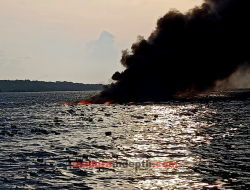 Muat Ratusan Jerigen BBM, Kapal Terbakar di Perairan Sapudi