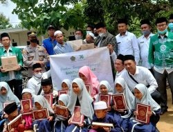 Puncak HAB ke-76, Kemenag Sampang Wakafkan Seribu Al-Qur’an