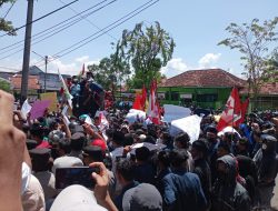 BEM Pamekasan Demo Tolak Kenaikan Harga Minyak Goreng dan BBM