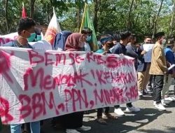 BEM Sampang Demo DPRD, Ada Tiga Tuntutan yang Disampaikan