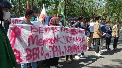 BEM Sampang Demo DPRD, Ada Tiga Tuntutan yang Disampaikan