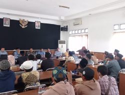 Sistem Pemdes Amburadul, Warga dari Dua Desa Datangi DPMD Sampang