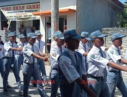 SMKN 3 Sampang Juara Umum Lomba Gerak Jalan, Kepala Sekolah: Kado HUT RI ke-77