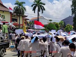 Respon Kenaikan Harga BBM, Demonstran Luapkan Kekecewaan di Depan Gedung DPRD Sumenep