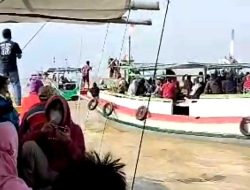 Jalur Muara Sungai Sempit, Kapal Rute Mandangin-Sampang Kerap Tabrakan