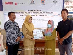 Wahid Foundation Salurkan Bantuan Peralatan Bagi Pelaku Usaha di Sampang