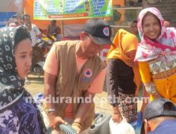 Warga Pulau Mandangin Terima Air Bersih, BPBD: Kami Gunakan Kapal Feri
