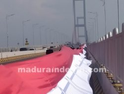 Sambut Hari Pahlawan, Bendera 3,2 Kilometer Pecahkan Rekor MURI di Jembatan Suramadu