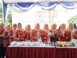 Dharma Wanita Persatuan Buka Bazar Pangan Murah di Monumen Trunojoyo