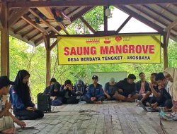 Kelompok KKN Mahasiswa UTM Perkenalkan Digitalisasi di Desa Tengket