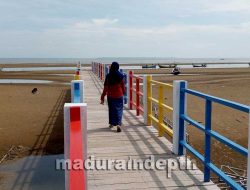 Mengunjungi Pantai Damar Wulan Aengsareh Sampang