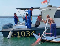 Di Tengah Laut, Nelayan Dapat Bantuan Sembako dari Kapolres Sumenep