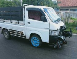 Pick Up Seruduk Pemotor di Sampang, Satu Orang Luka Berat
