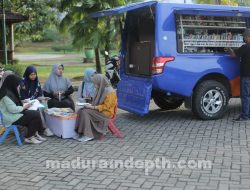 Baca Buku di Taman Tajamara, Cara Asyik Ngabuburit di Kota Keris saat Ramadhan