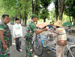 Bagikan Sarapan Gratis, Kodim 0827 Sumenep Ajak Masyarakat untuk Saling Berbagi