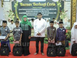Safari Ramadhan ke Sumenep, Gubernur Jatim Serahkan Santunan Bagi Anak Yatim dan Pelaku Usaha Mikro