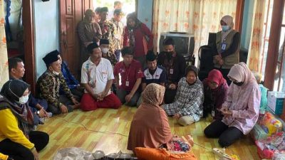 Mensos Tri Rismaharini berkunjung ke rumah bocah pengidap hydrocephalus Banyuates Sampang