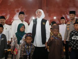 Gubernur Jatim Salurkan Santunan Kepada 500 Anak Yatim di Sampang