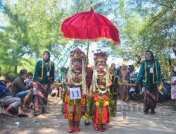 Meriah, 34 Peserta Pukau Pengunjung Festival Tan Pangantanan 2023 di Pantai Lombang Sumenep