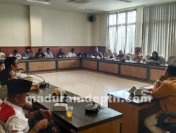 DKR Bangkalan Audiensi dengan DPRD Terkait UHC yang Akan Dihapus