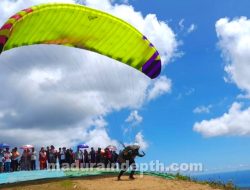 40 Atlet Unjuk Skill pada Festival Paralayang Liga Jatim Seri 1 di Puncak Lanjari Soddara Sumenep