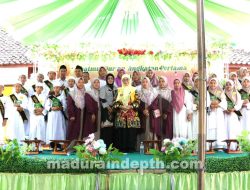 Wabup Sumenep Beri Tiket Umroh bagi 20 Tahfidz-Tahfidzah SDN Jabaan 1 Manding