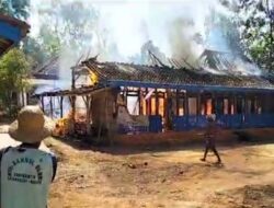 Akibat Korsleting Listrik, Rumah Petani di Pamekasan Hangus Terbakar