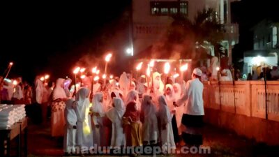 parade obor sambut tahun baru islam 1 muharram 1445 hijriyah bangkalan