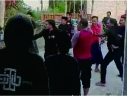 Viral, Warga di Bangkalan Bawa Sajam Amankan Maling Motor