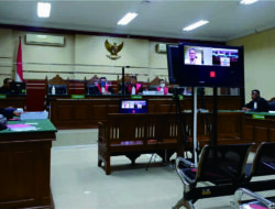 Eks Bupati Bangkalan Abdul Latif Amin Imron Dituntut 12 Tahun Penjara dan Bayar Ganti Rugi Rp 9,7 Miliar