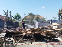 Ditinggal Shalat Jumat, Tiga Rumah Warga di Sampang Hangus Terbakar