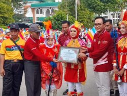 Defile Drum Band HUT Ke-78 RI, Bupati Pamekasan Dorong Generasi Muda Berjiwa Nasionalisme