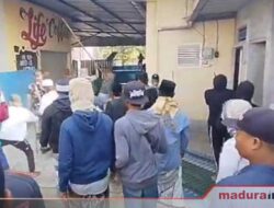 Diduga Jual Miras, Massa Rusak hingga Bakar Fasilitas Cafe Moga Jaya di Pamekasan