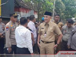 Hari Pertama Kerja, PJ Bupati Bangkalan Disambut Aksi Demo