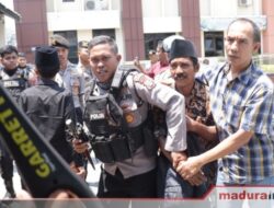 Hadiri Sidang di PN Sampang Bawa Sajam, Tiga Warga Bangkalan Diringkus Polisi