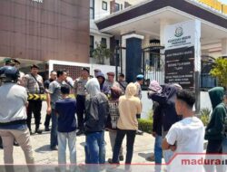 Penetapan Tersangka Kasus Proyek Pokmas Fiktif Tunggu Pemilu Usai, Warga Demo Kejari Pamekasan