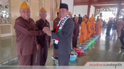 Hari pahlawan tali asih pj bupati pamekasan pada veteran