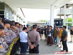 Tuntut Pecat PPS Desa Lerpak, Puluhan Warga Demo KPU Bangkalan