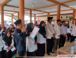 329 Anggota KPPS Desa Mandangin Resmi Dilantik, Mayoritas Lulusan SLTA