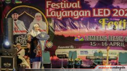 Festival Layangan LED di Pantai Lombang Pincut Ribuan Pengunjung