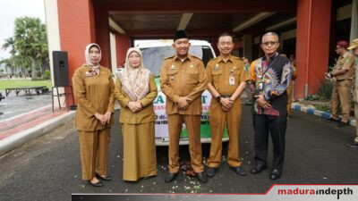 BPRS Bhakti Sumekar Serahkan CSR Mobil Sehat untuk RSUD dr Moh Anwar Sumenep