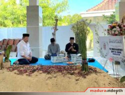 Sebelum Mendaftar ke KPU, Slamet Junaidi Ziarah ke Makam Istri dan Orang Tua