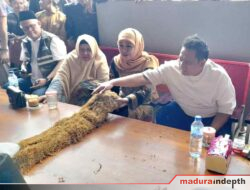 Tinjau Jual Beli Tembakau di Pamekasan, Khofifah Dapat Dukungan di Pilgub Jatim