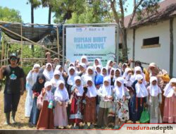 Sekolah Lingkungan MI 3 Annuqayah Berkunjung ke Rumah Bibit Mangrove Morkondhang