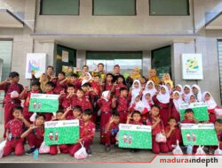 Puluhan Peserta Didik SDN Romben Rana Kunjungi BPRS Bhakti Sumekar